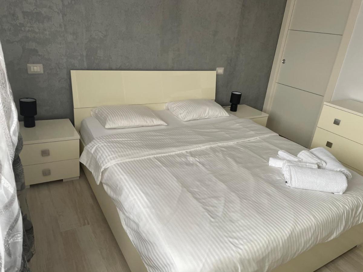 Denis Apartament 투르다 외부 사진