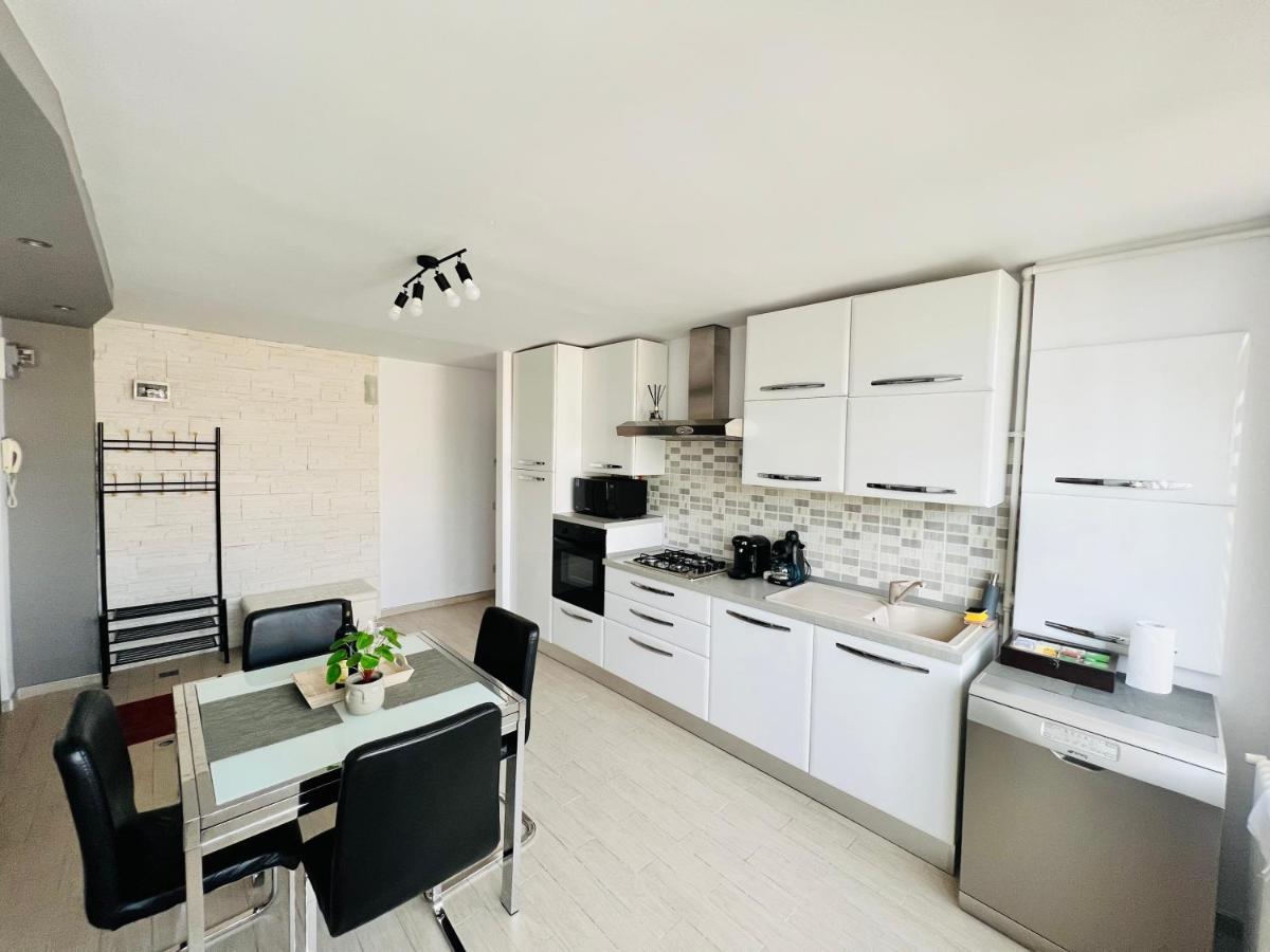 Denis Apartament 투르다 외부 사진