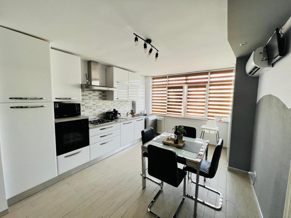 Denis Apartament 투르다 외부 사진